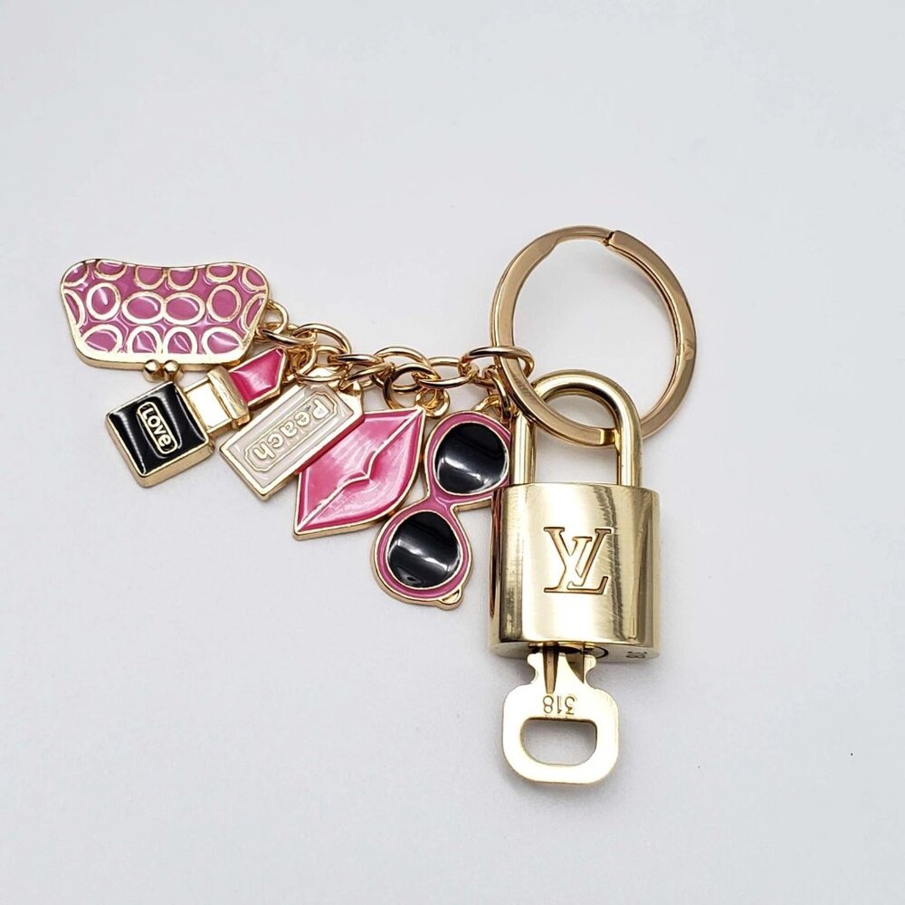 Louis Vuitton Gold Padlock Key 🔒 Authentic LV Charm + Unbranded Keychain - Picture 7 of 10